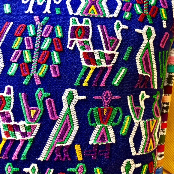 Hand Woven Pillow Cover From Guatemala 🇬🇹💗 - Picture 4 of 5